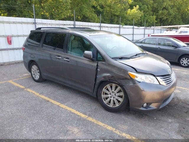 2017 TOYOTA SIENNA XLE 7 PASSENGER - 1
