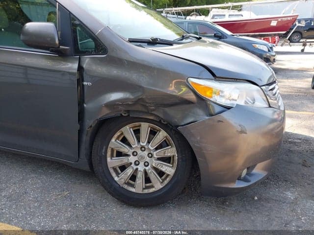2017 TOYOTA SIENNA XLE 7 PASSENGER 6