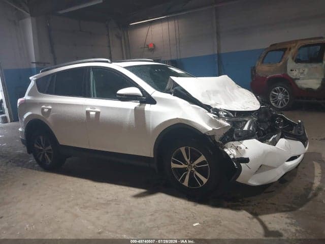 2017 TOYOTA RAV4 XLE 14