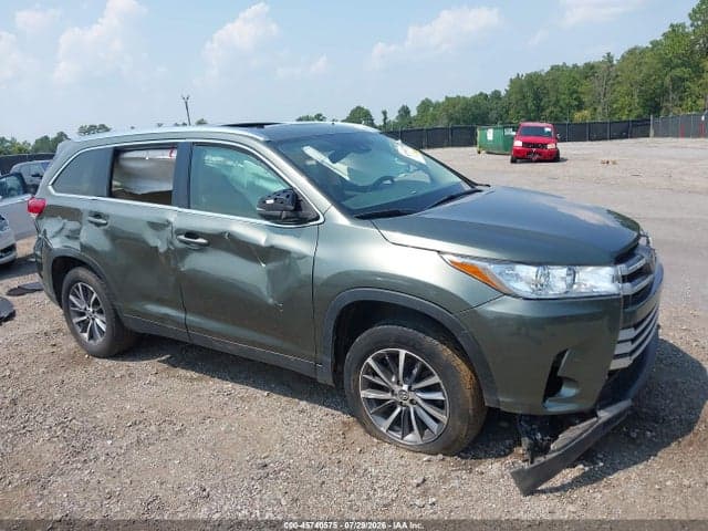 2019 TOYOTA HIGHLANDER XLE 1