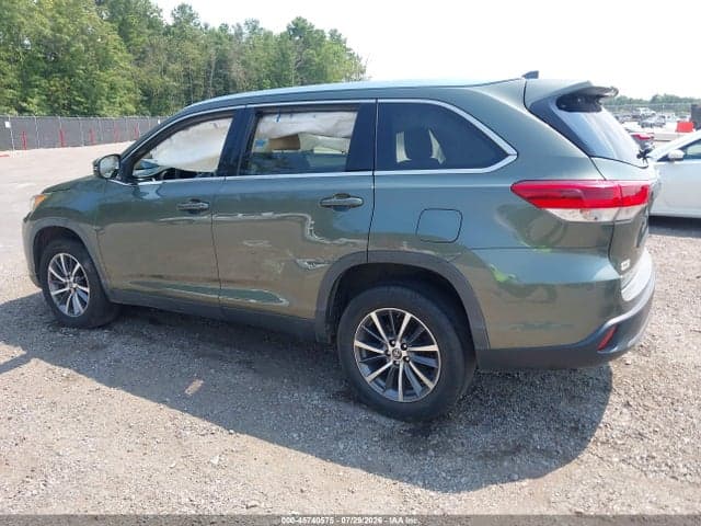 2019 TOYOTA HIGHLANDER XLE 3