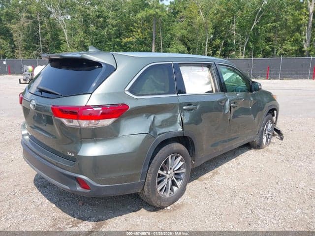 2019 TOYOTA HIGHLANDER XLE 4