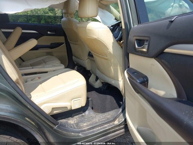 2019 TOYOTA HIGHLANDER XLE 8