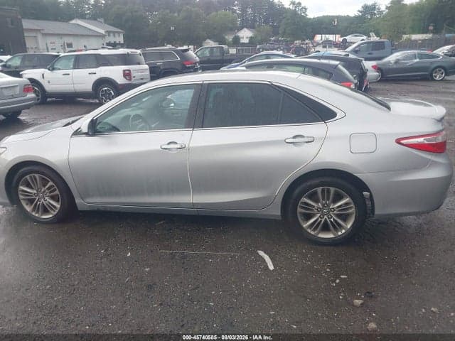2017 TOYOTA CAMRY SE 13