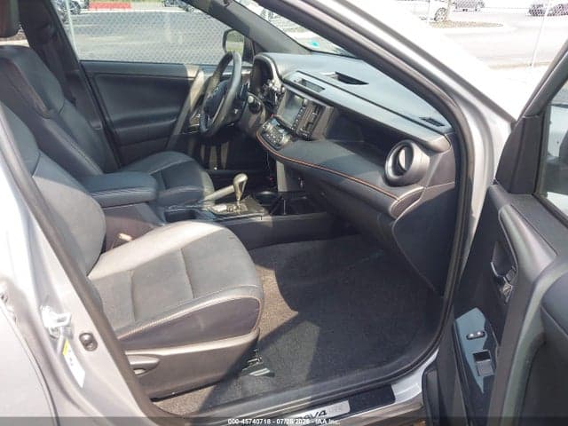 2017 TOYOTA RAV4 SE 5