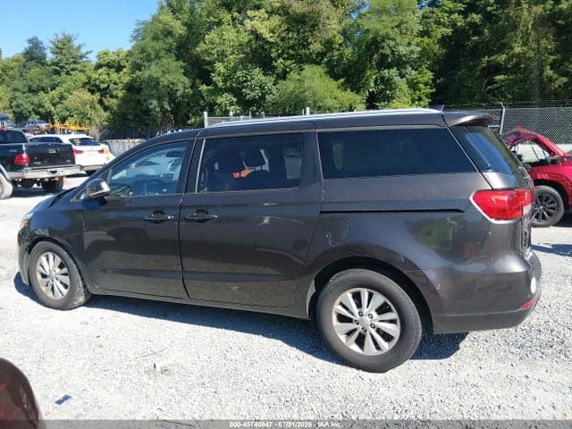 2017 KIA SEDONA LX 14