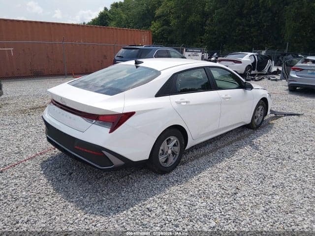 2026 HYUNDAI ELANTRA SE 4
