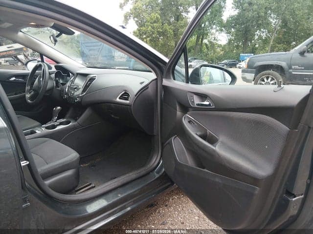 2017 CHEVROLET CRUZE LT AUTO 5