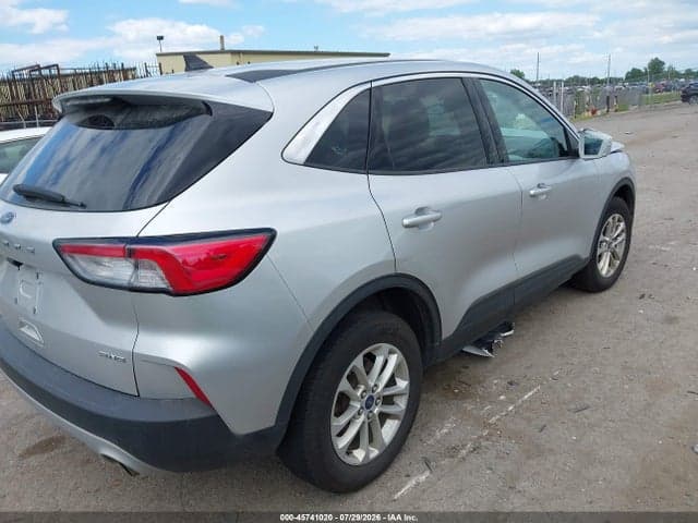 2020 FORD ESCAPE SE 4