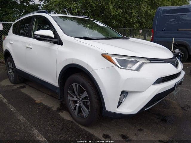 2018 TOYOTA RAV4 XLE 1