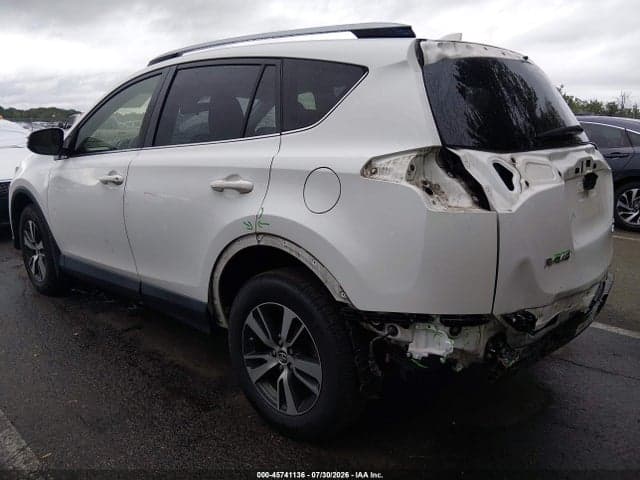 2018 TOYOTA RAV4 XLE 3
