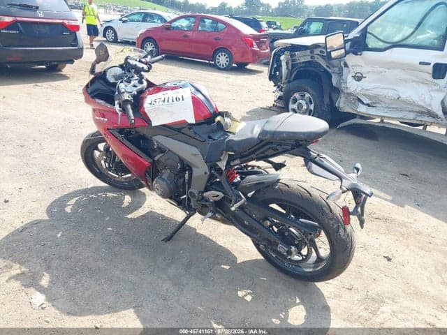 2025 TRIUMPH MOTORCYCLE DAYTONA 660 3