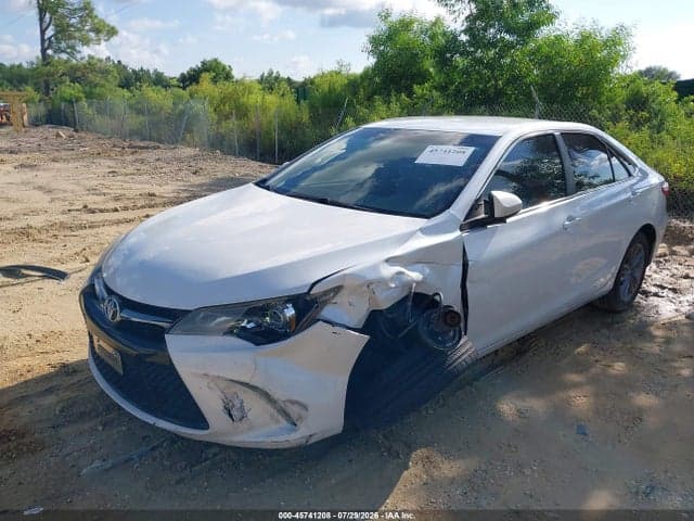 2017 TOYOTA CAMRY SE 2