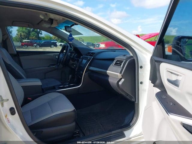 2017 TOYOTA CAMRY SE 5