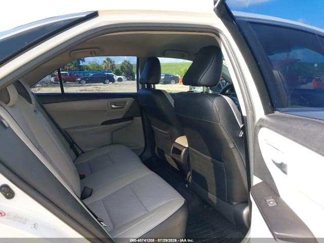 2017 TOYOTA CAMRY SE 8
