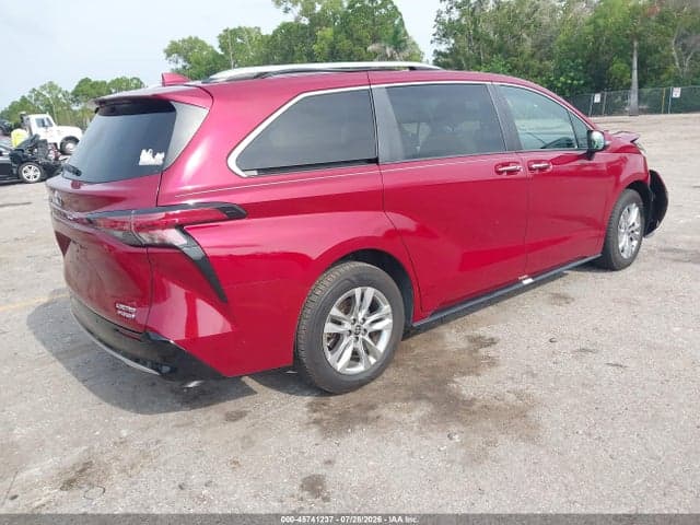 2022 TOYOTA SIENNA LIMITED 4