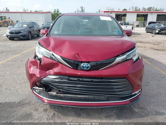 2022 TOYOTA SIENNA LIMITED 6
