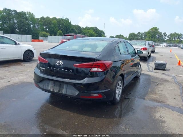2020 HYUNDAI ELANTRA SE 4