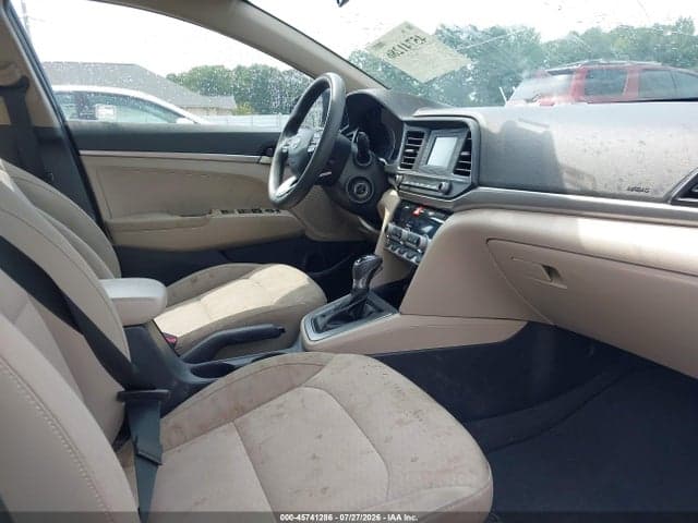 2020 HYUNDAI ELANTRA SE 5