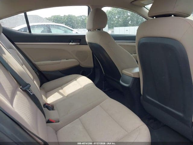 2020 HYUNDAI ELANTRA SE 8