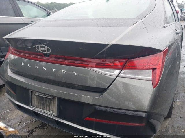 2024 HYUNDAI ELANTRA SEL 17
