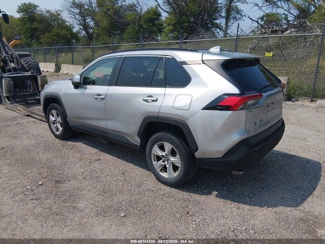 2020 TOYOTA RAV4 XLE 3