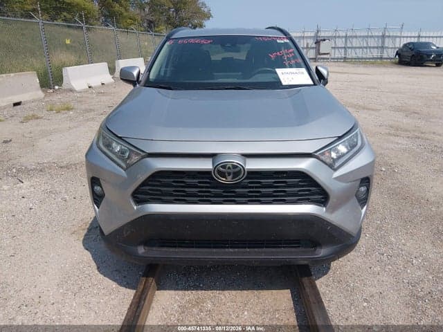 2020 TOYOTA RAV4 XLE 6