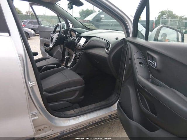 2017 CHEVROLET TRAX LT 5