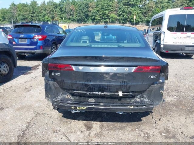 2018 VOLVO S90 T6 MOMENTUM 17