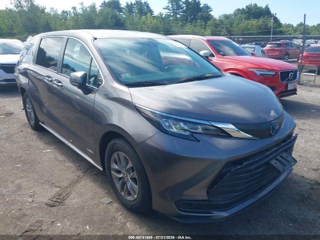 2021 TOYOTA SIENNA LE 13