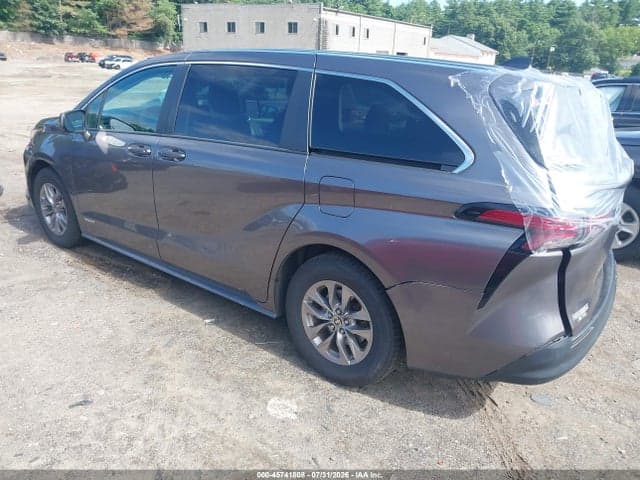 2021 TOYOTA SIENNA LE 14