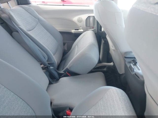 2021 TOYOTA SIENNA LE 8
