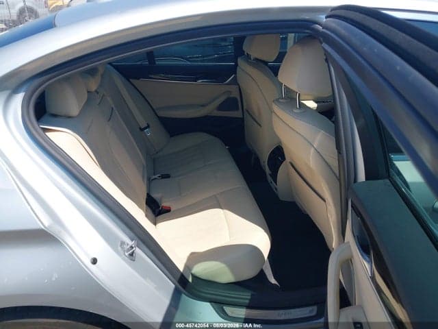 2021 BMW 530E 8