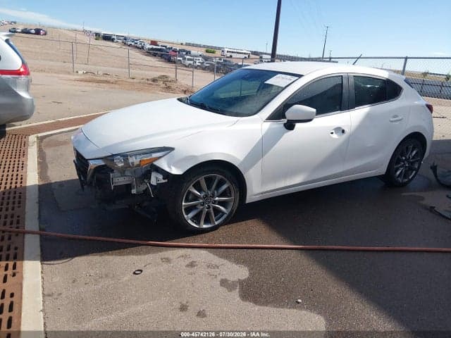 2018 MAZDA MAZDA3 TOURING 2