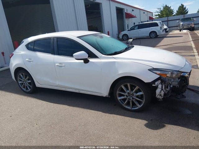 2018 MAZDA MAZDA3 TOURING 14