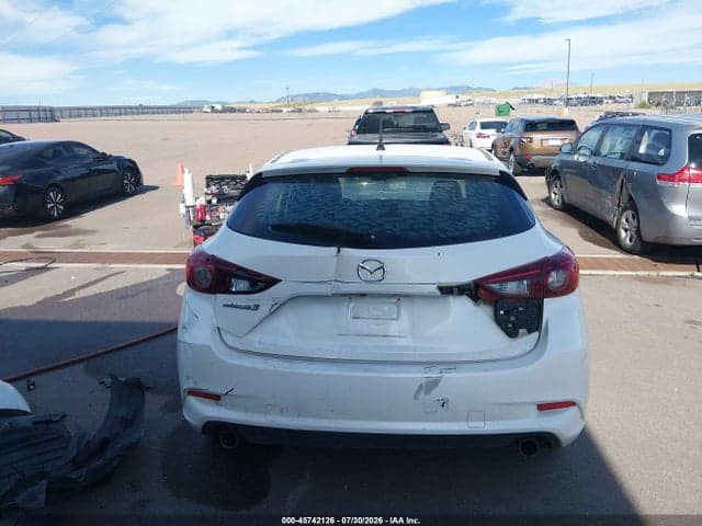2018 MAZDA MAZDA3 TOURING 17