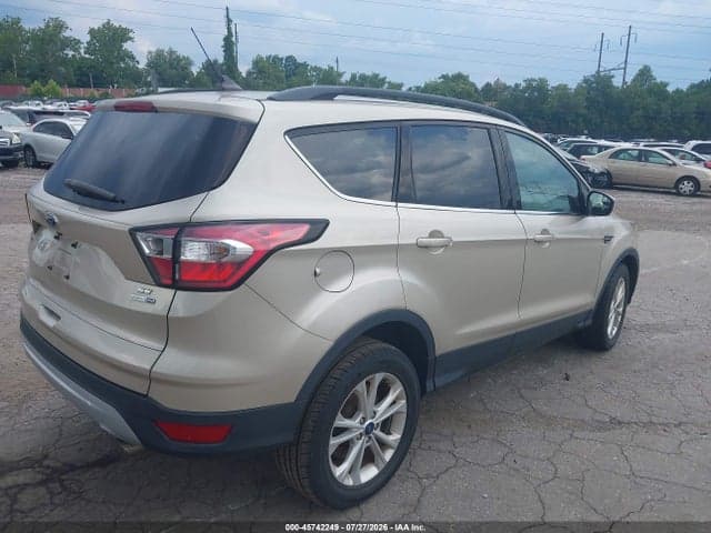 2018 FORD ESCAPE SE 4