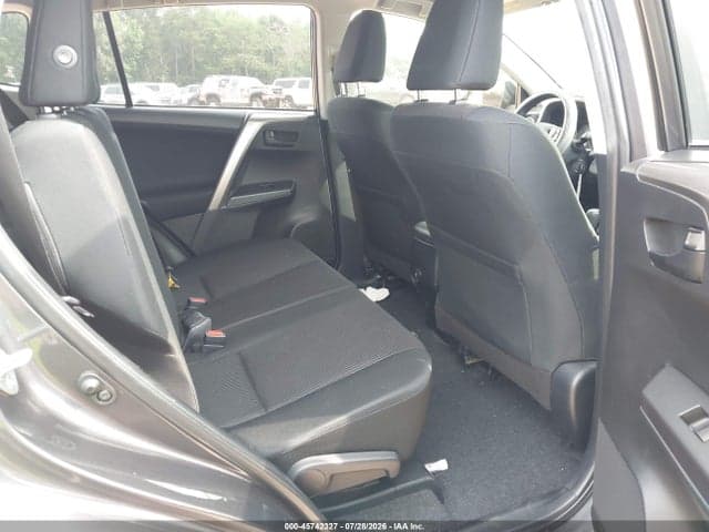 2018 TOYOTA RAV4 LE 8