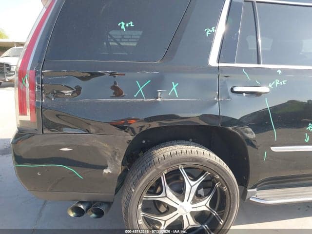 2017 CADILLAC ESCALADE LUXURY 19