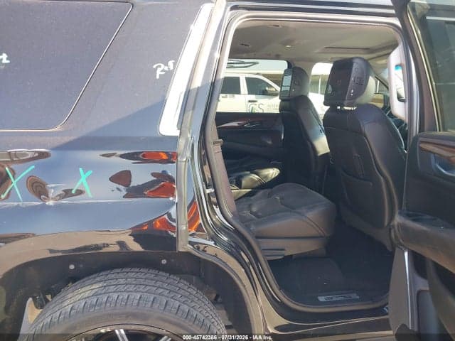 2017 CADILLAC ESCALADE LUXURY 8