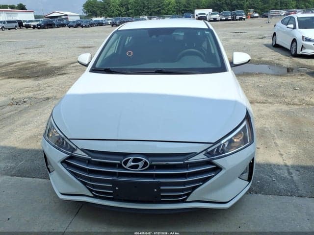 2020 HYUNDAI ELANTRA SE 12