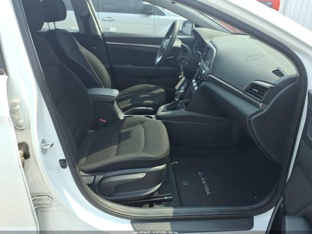 2020 HYUNDAI ELANTRA SE 5