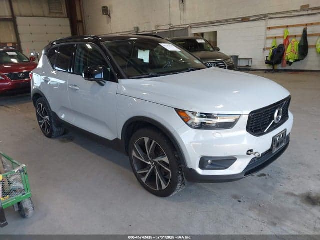 2020 VOLVO XC40 T5 R-DESIGN - 1