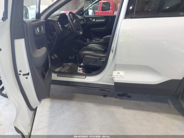 2020 VOLVO XC40 T5 R-DESIGN 6