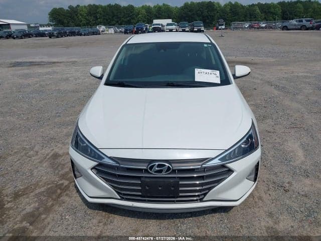 2020 HYUNDAI ELANTRA SE 12