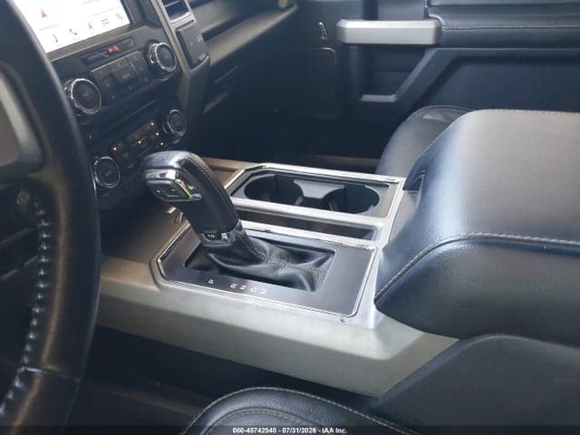 2017 FORD F-150 LARIAT 19