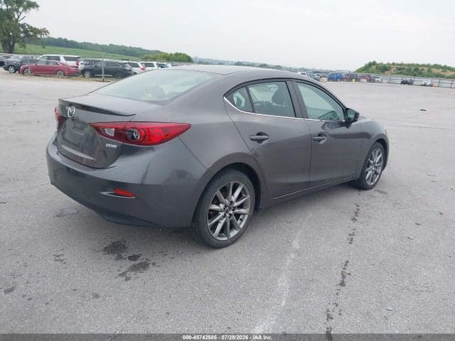 2018 MAZDA MAZDA3 TOURING 4