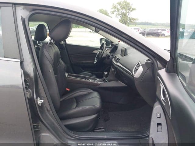 2018 MAZDA MAZDA3 TOURING 5