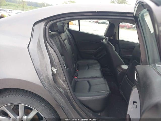 2018 MAZDA MAZDA3 TOURING 8