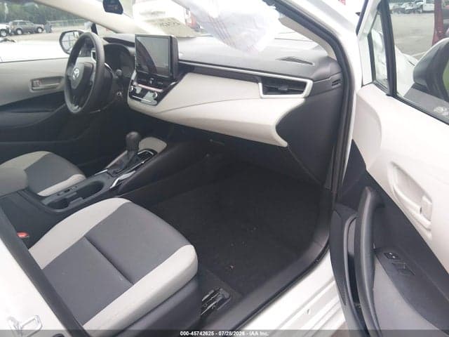 2025 TOYOTA COROLLA LE 5